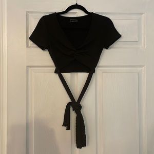 Cropped Black Wrap tee